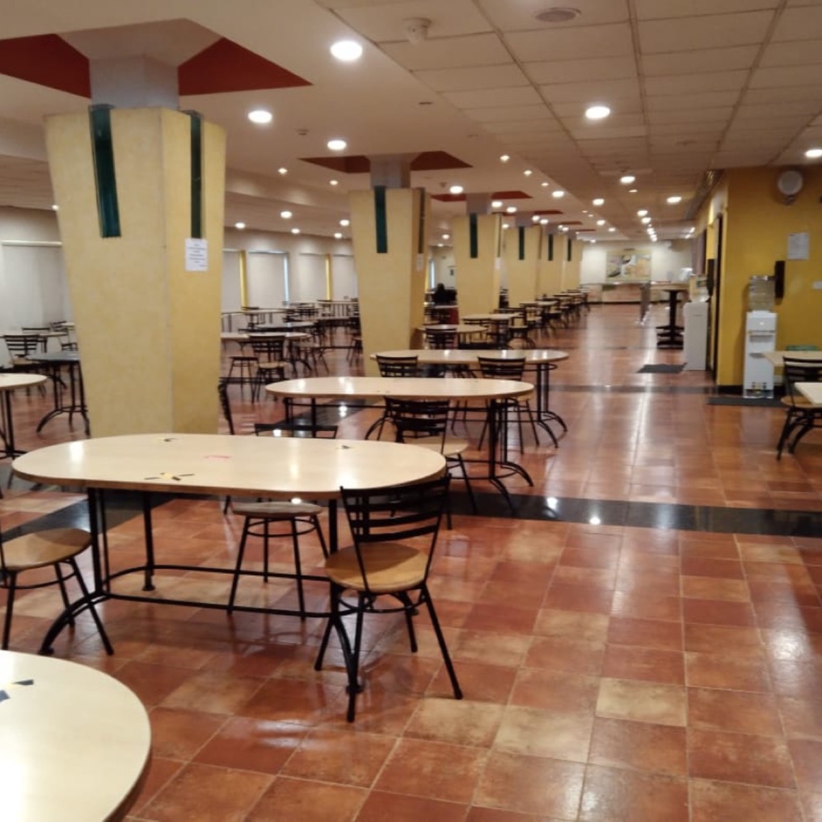 Corporate food court counters